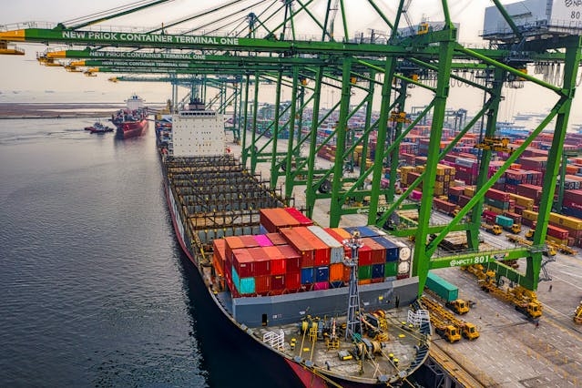Ship containers