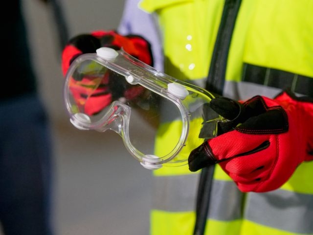 Safety goggles