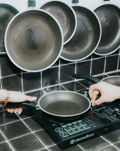 Non stick pans
